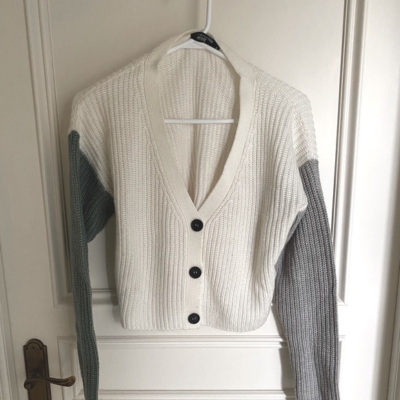 White colour-blocked cardigan, green and grey sleeve. Good condition - Picture 1 of 3